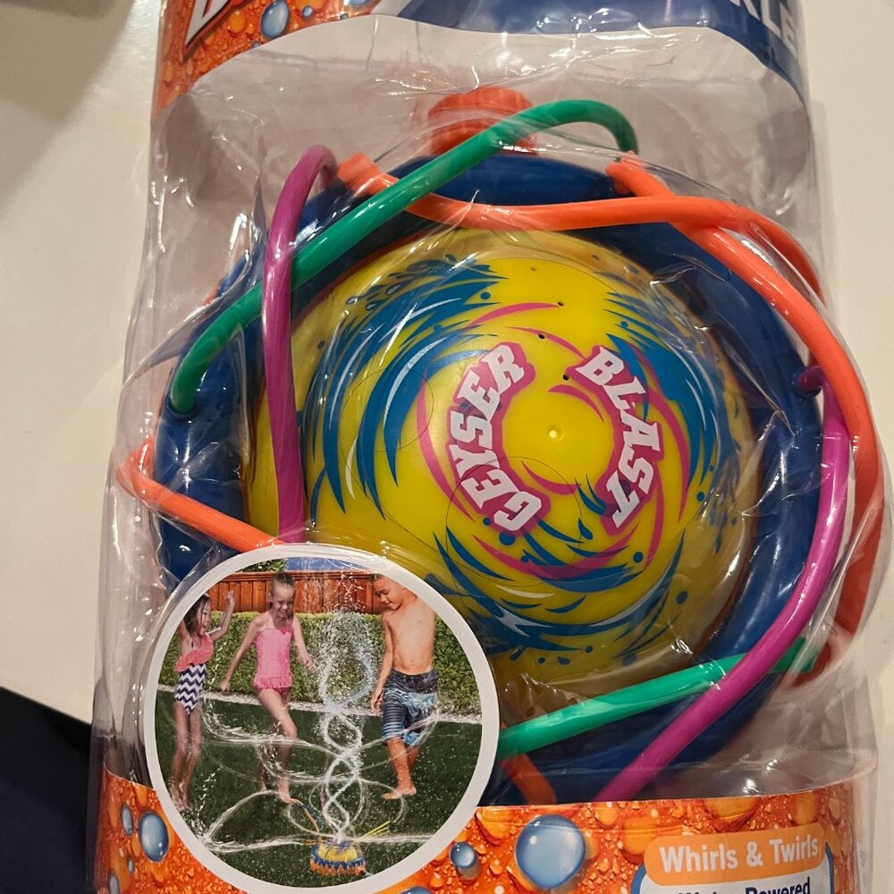 Sprinkler Water Toy-  Banzai Geyser Blast     Ages 3+ (NEW)